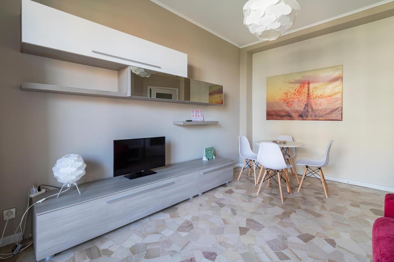 Altido Trendy Flat With Balcony, Easy Access To Milan Centre Apartman Kültér fotó